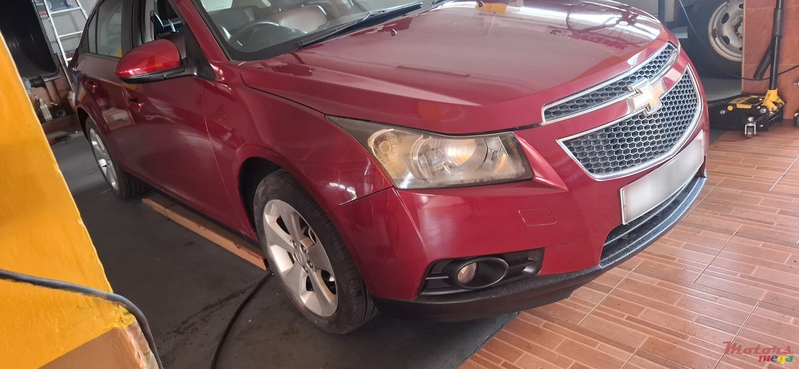 2012' Chevrolet Cruze photo #3