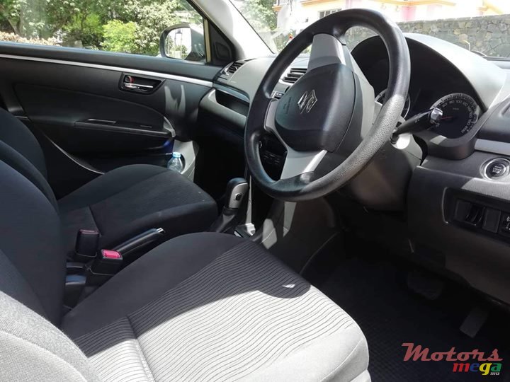 2012' Suzuki Swift photo #3