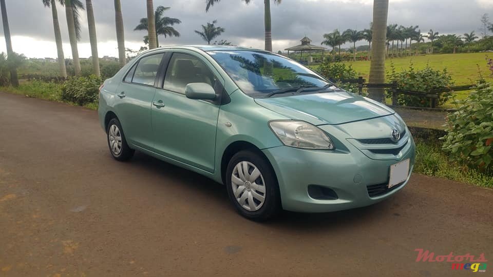 2008' Toyota Belta photo #1