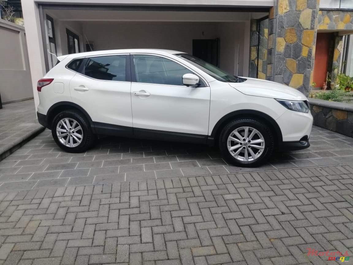 2015' Nissan Qashqai photo #6