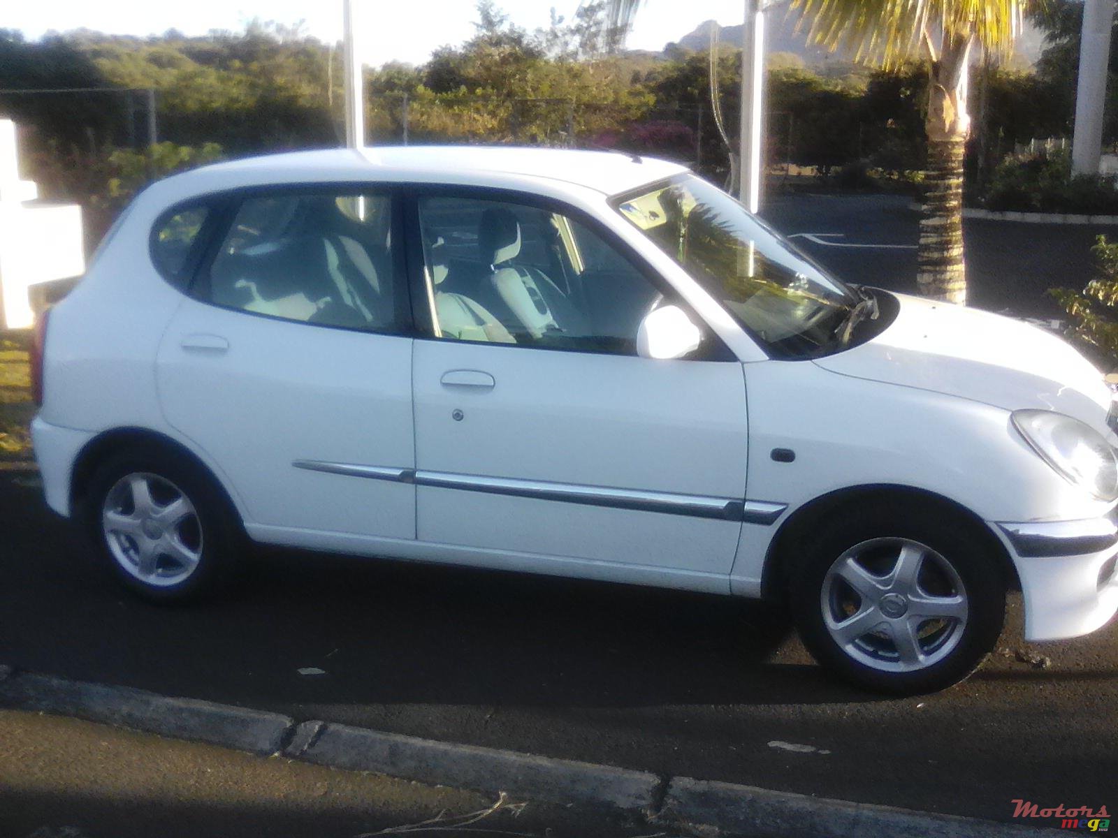 2002' Toyota photo #1