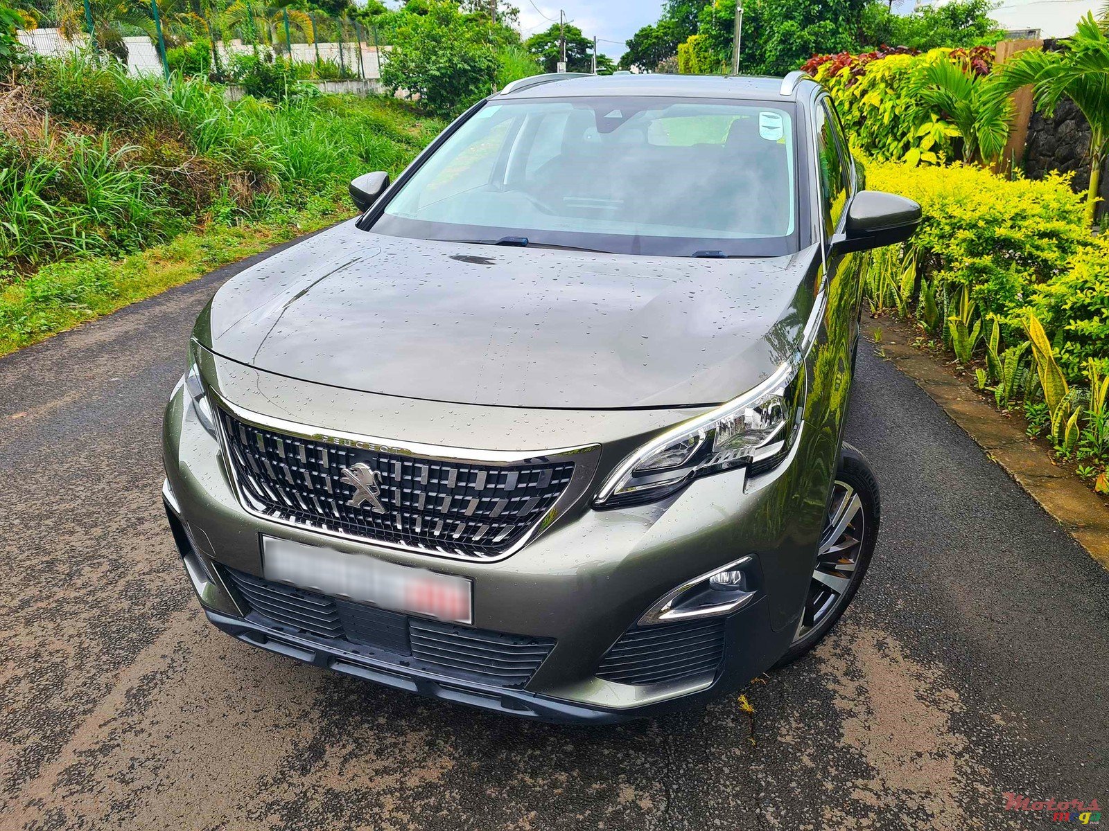 2020' Peugeot 3008 1.2 Puretech photo #1