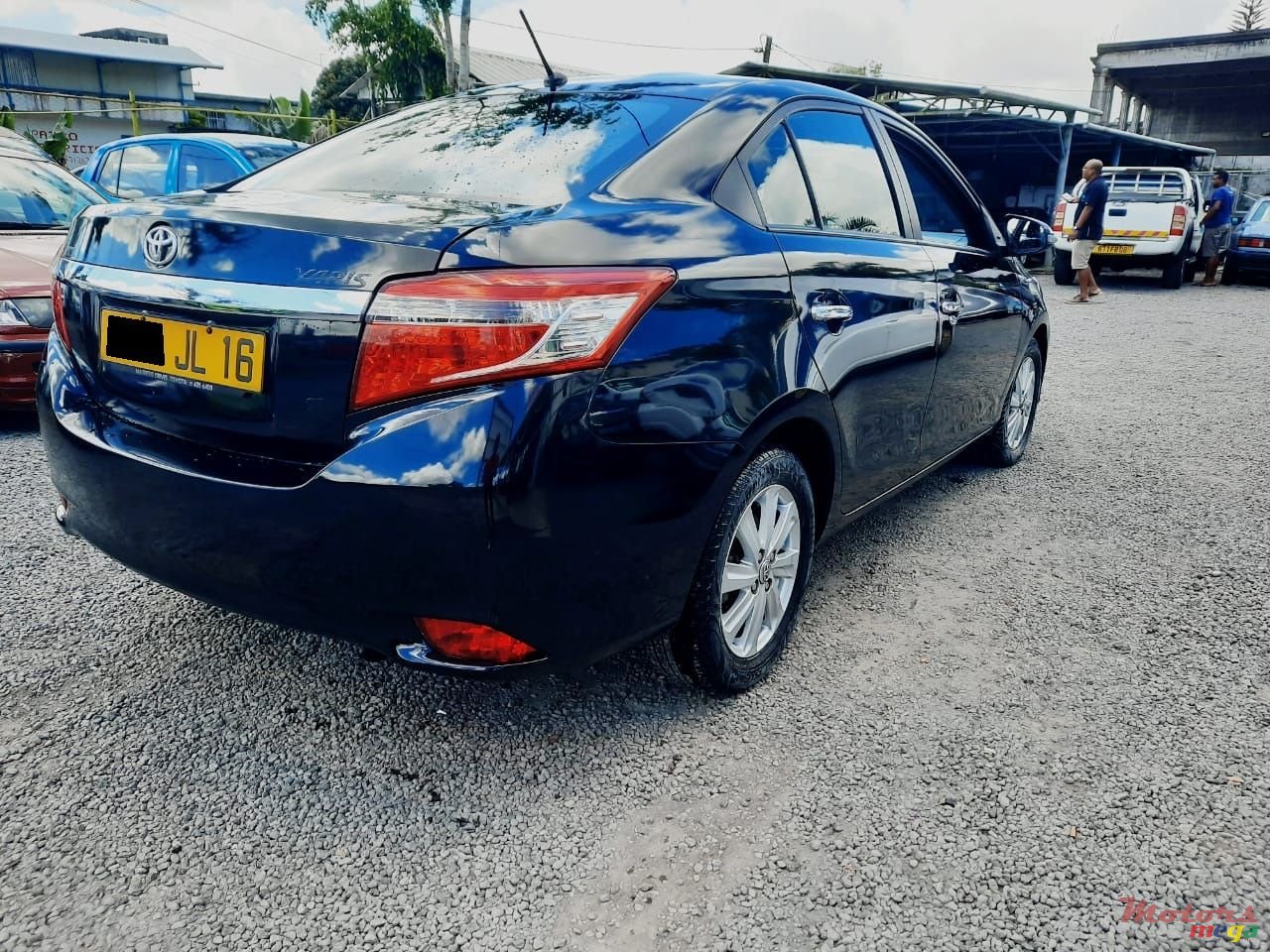 2016' Toyota Yaris photo #4