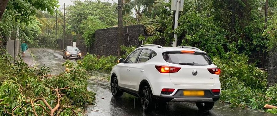 Roads after cyclone Batsirai, Mauritius