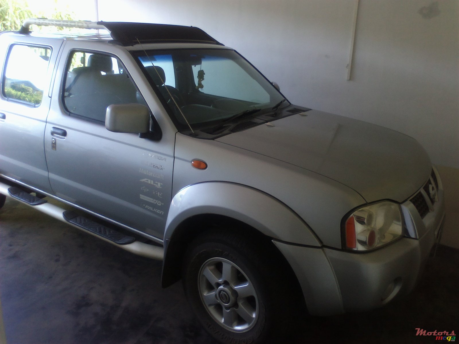 2006' Nissan Hardbody photo #1