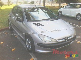 2000' Peugeot photo #1
