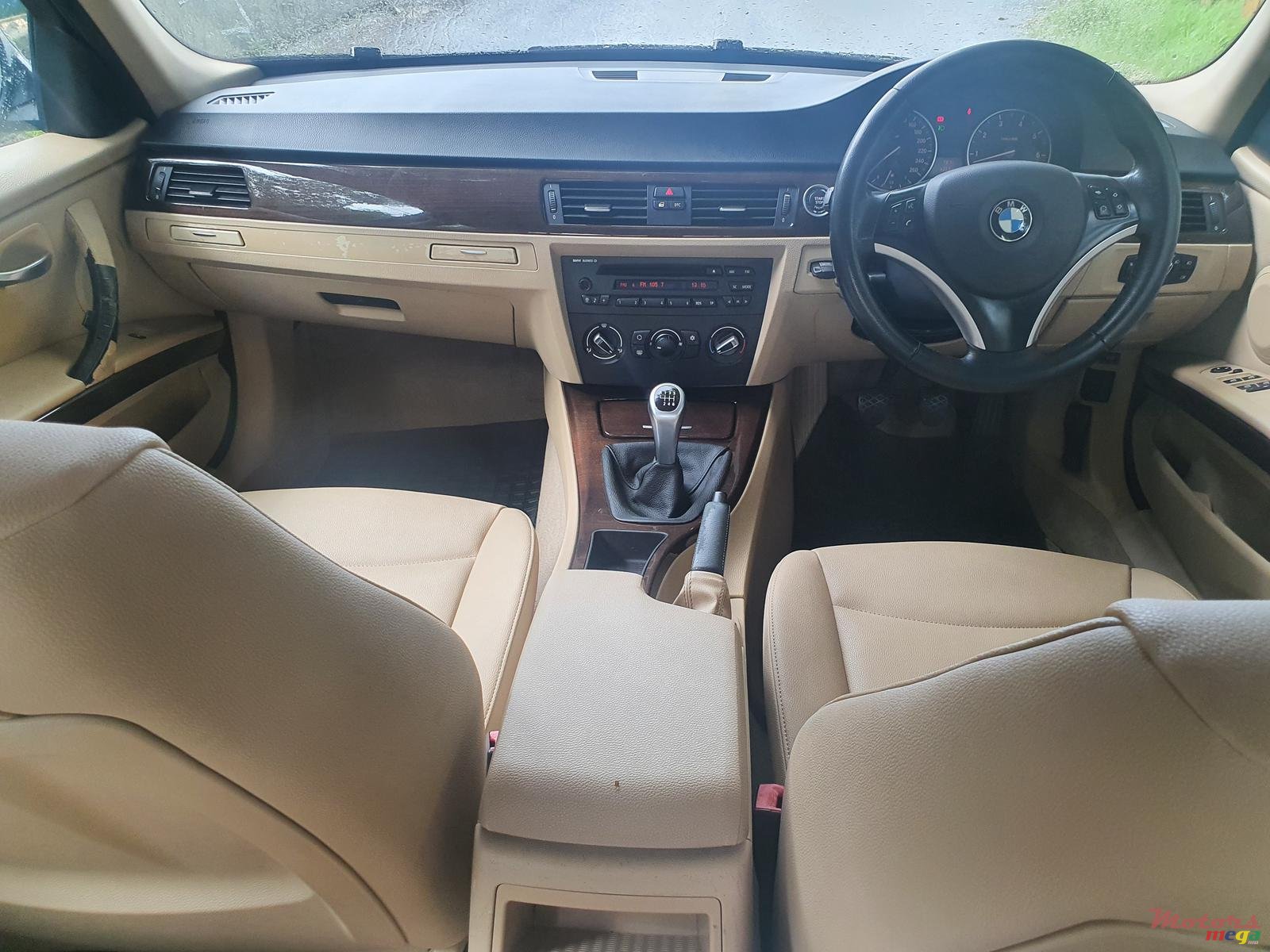 2009' BMW 320 photo #4