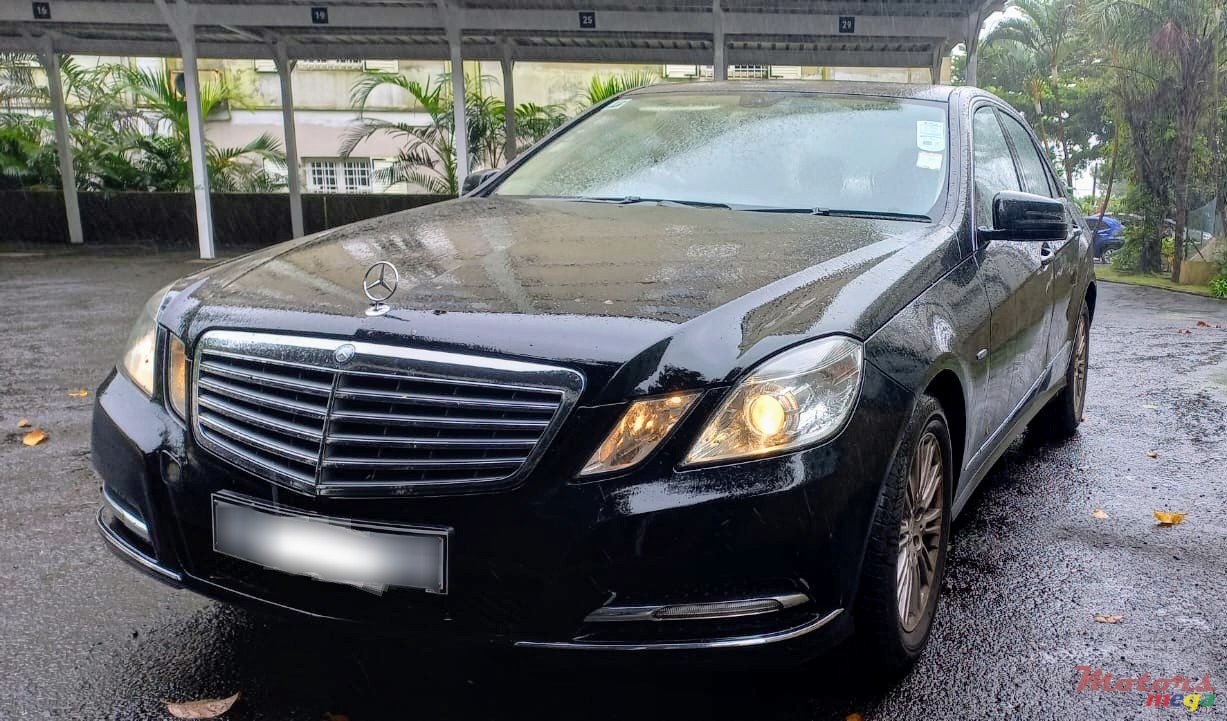 2012' Mercedes-Benz E 250 photo #5