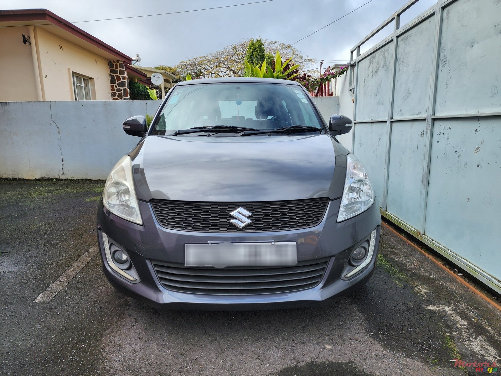 2015' Suzuki Swift photo #4