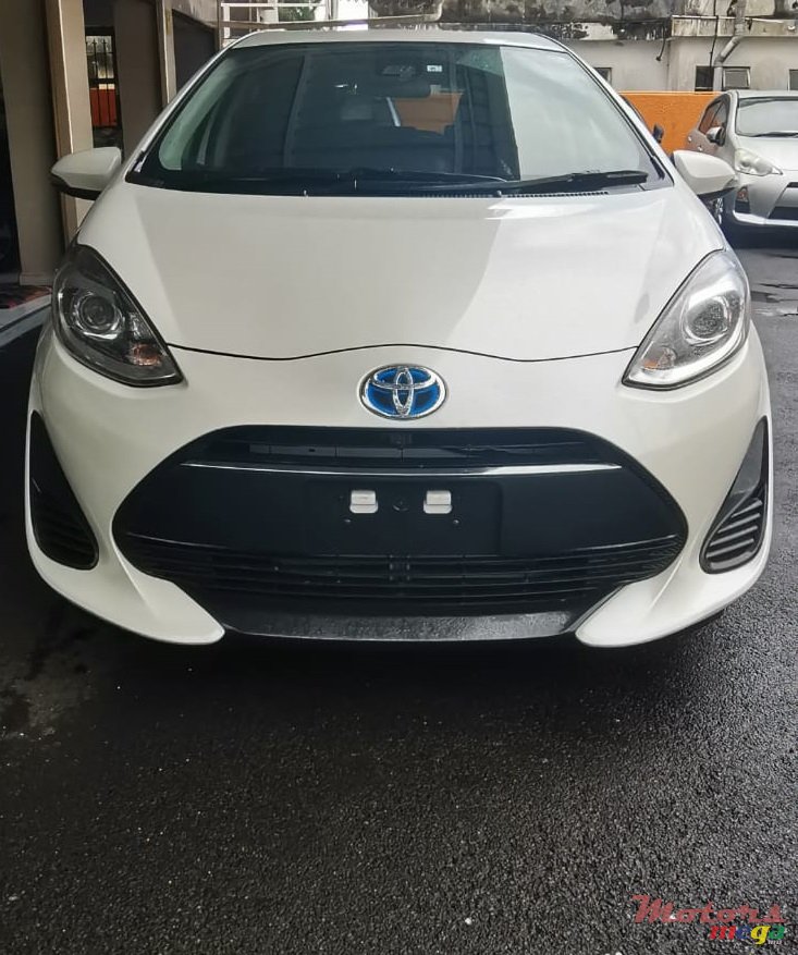 2018' Toyota Aqua photo #1