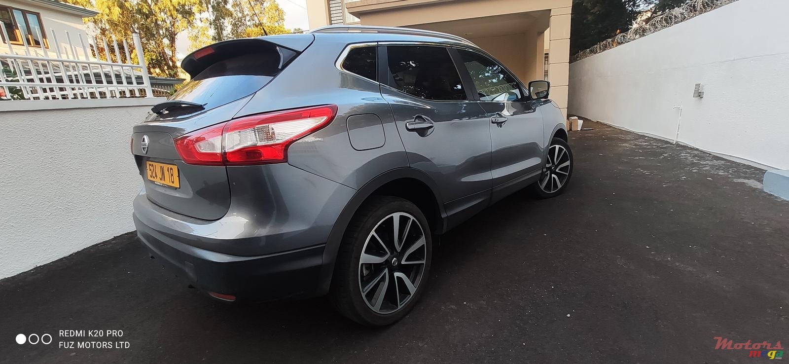 2018' Nissan Fully loaded turbo diesel photo #3