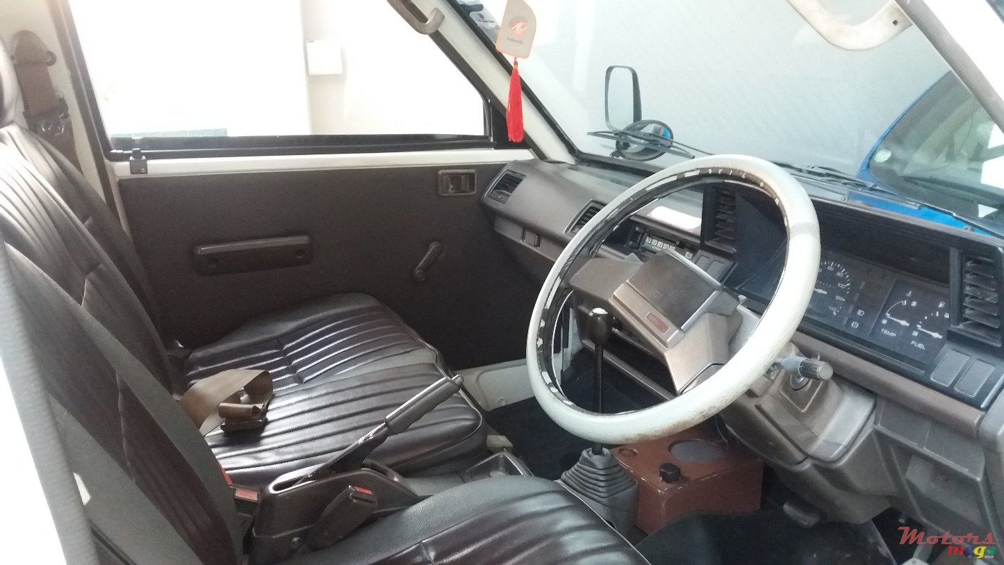 1992' Nissan Vanette pass photo #2