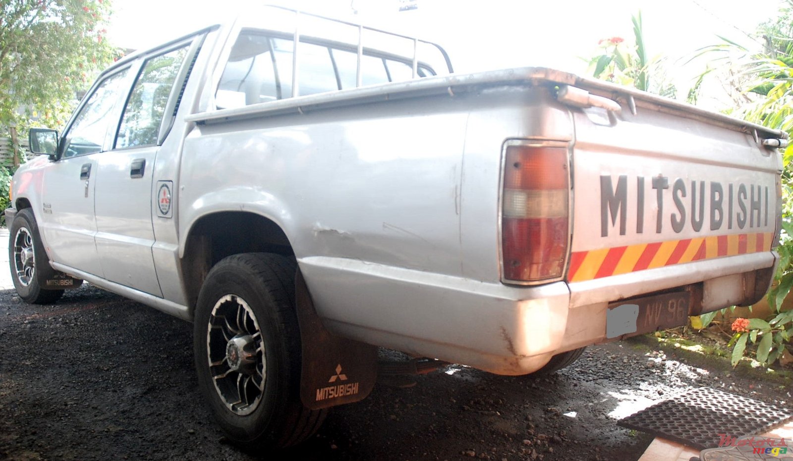 1996' Mitsubishi L 200 4X2 photo #5