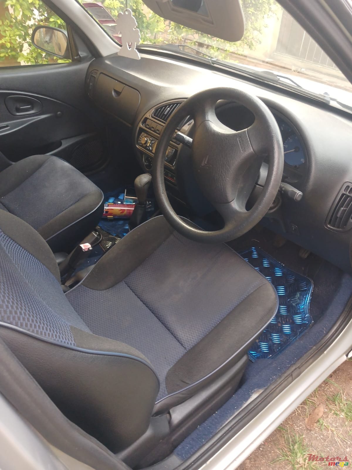 2002' Citroen Saxo photo #4