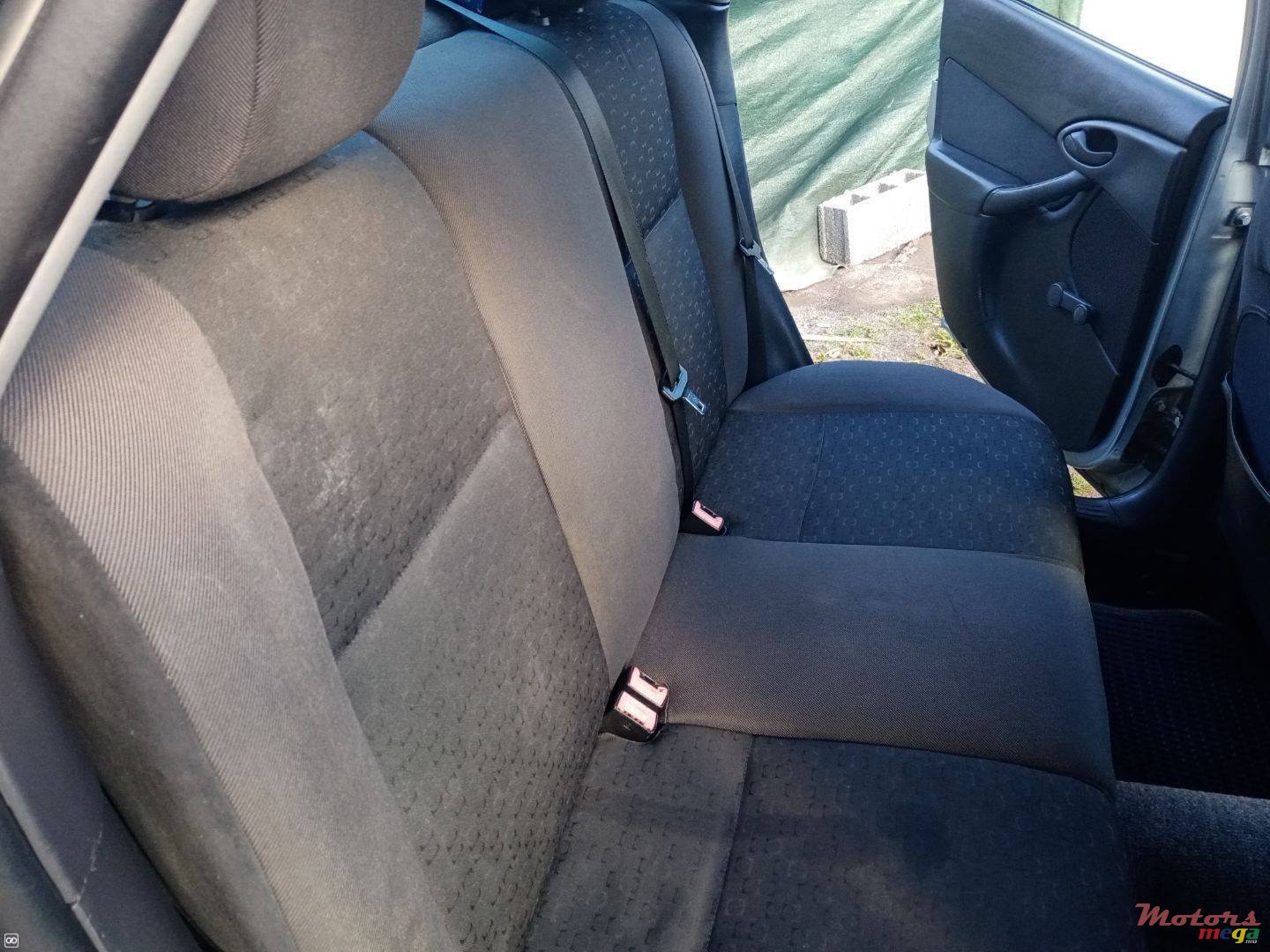 2005' Ford Focus photo #4