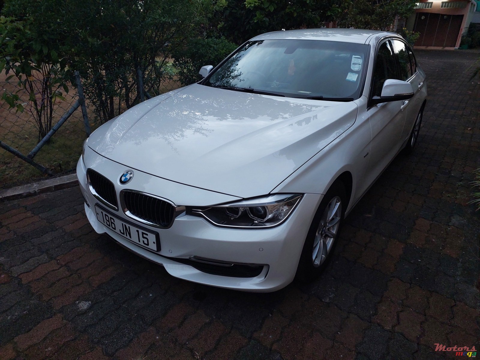 2015' BMW 320 photo #2