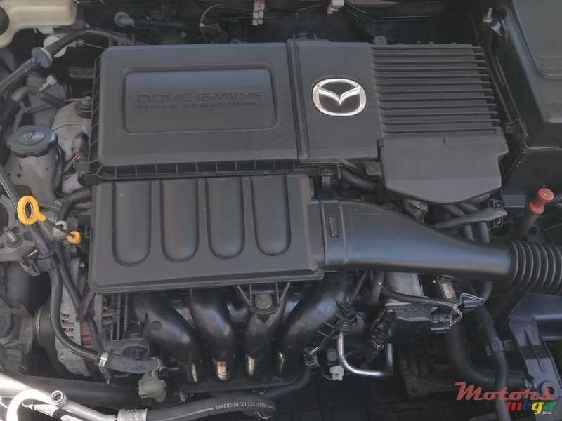 2007' Mazda Axela sedan photo #2