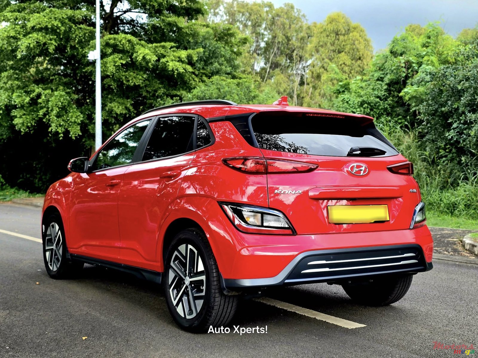2023' Hyundai Kona photo #3