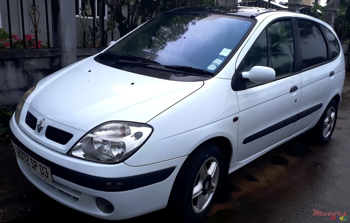 2003' Renault Megane Scenic photo #1