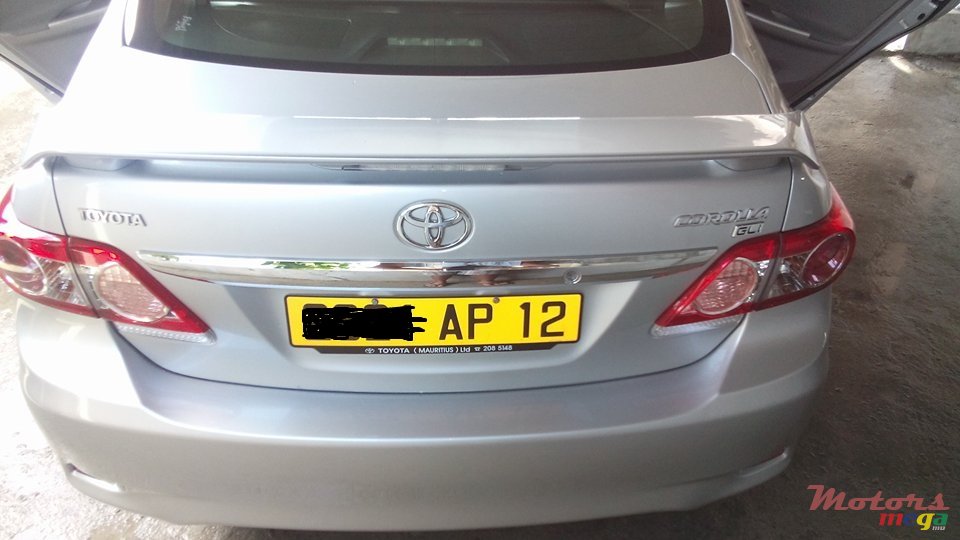 2012' Toyota Corolla G saloon photo #2