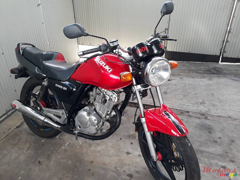2014' Suzuki EN125 photo #1