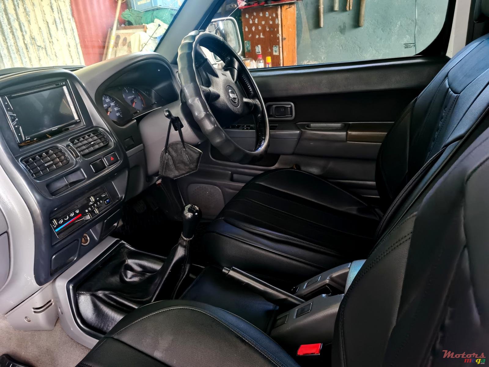 2008' Nissan Hardbody photo #4