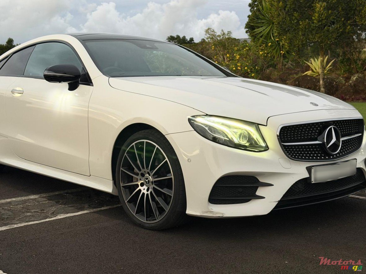 2019' Mercedes-Benz E 300 photo #2