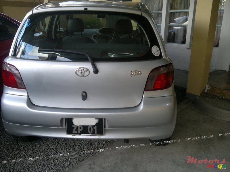 2001' Toyota Yaris VITZ AUTOMATIC photo #2