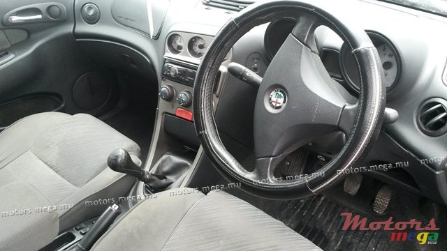 2002' Alfa Romeo photo #4