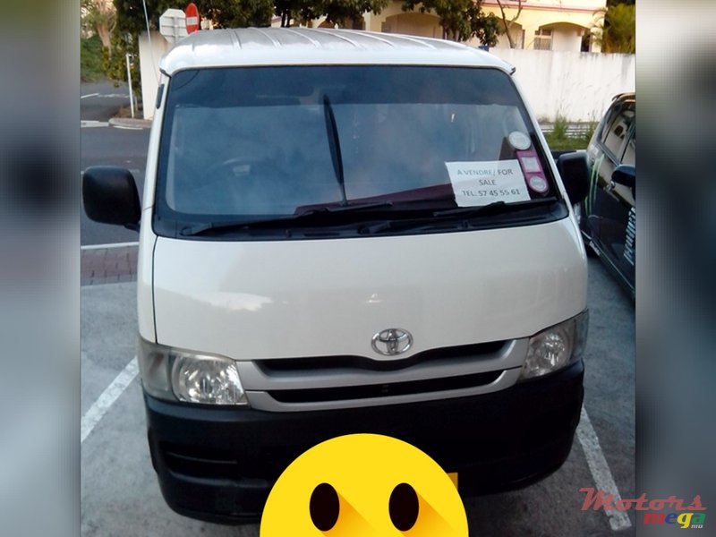 2008' Toyota HiAce photo #1