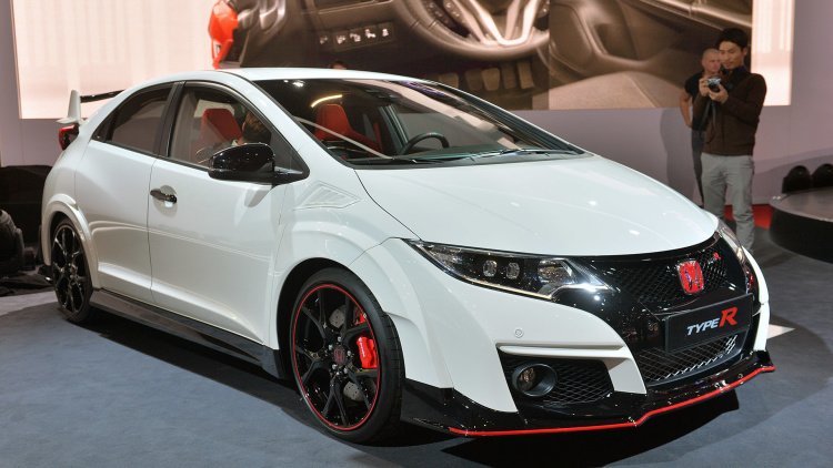 2016 Honda Civic Type R Shows Sometimes the Grass Really is Greener 