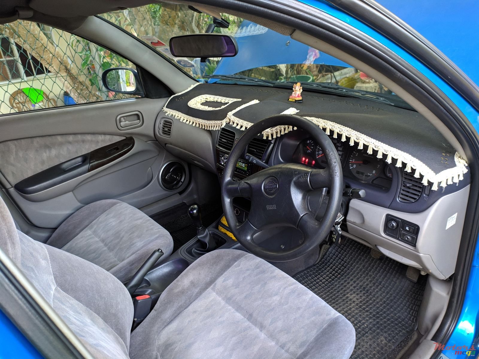 2001' Nissan Sunny photo #3