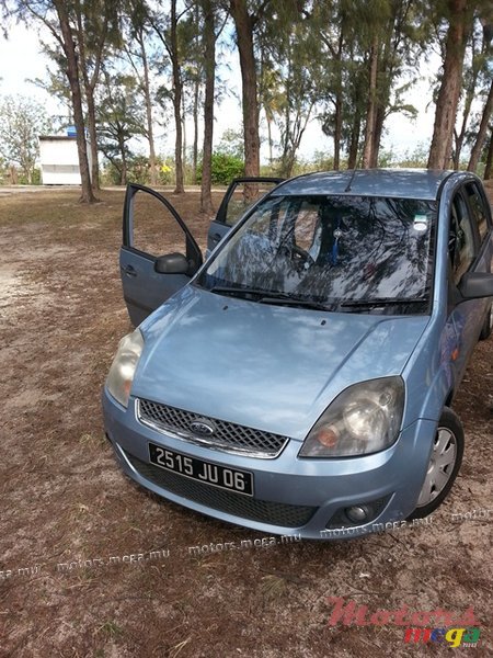 2006' Ford Fiesta photo #1