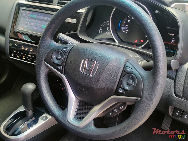 2019' Honda Fit photo #2