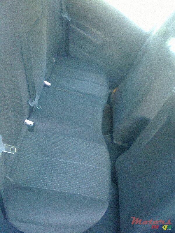 2005' Renault Megane HATCHBACK photo #5