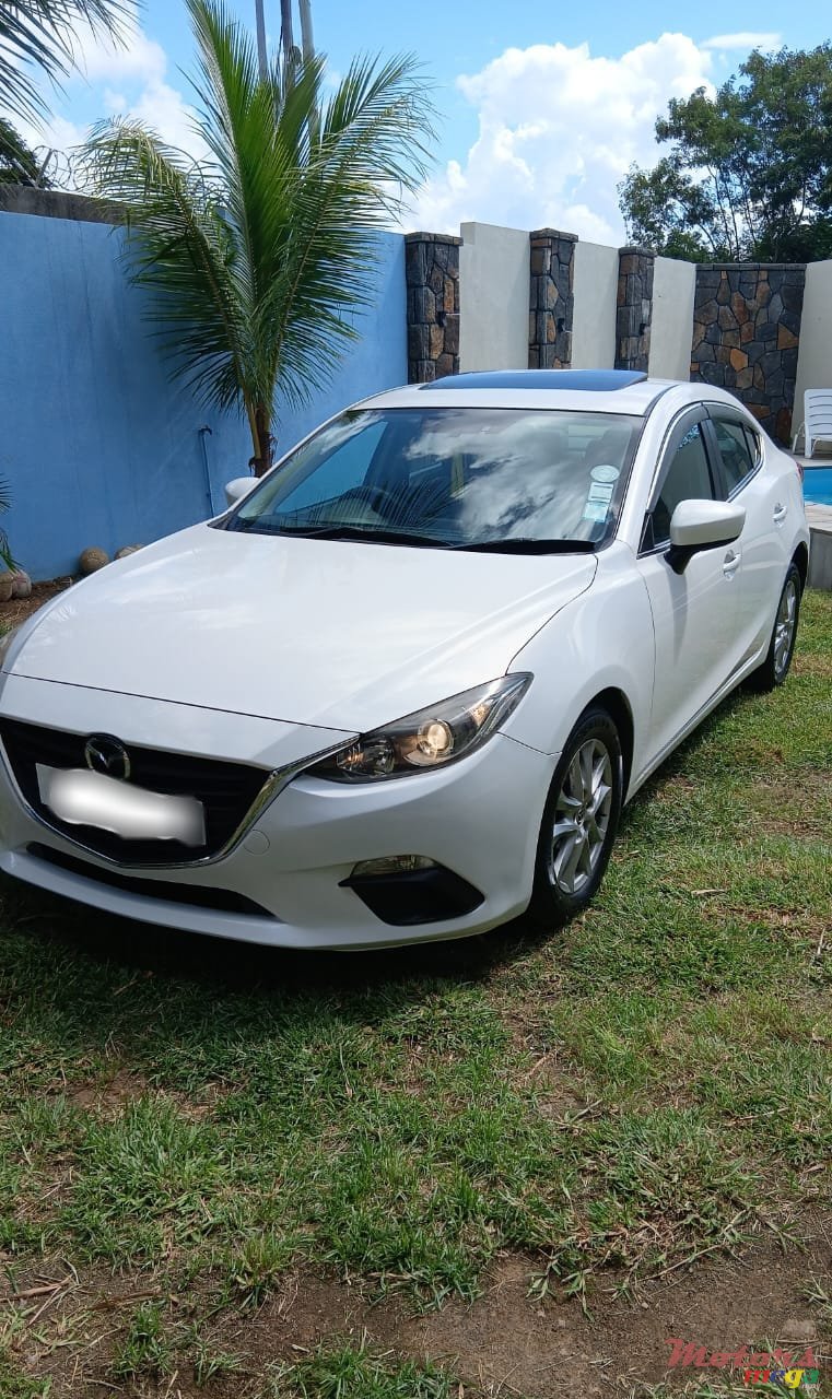 2015' Mazda 3 photo #2