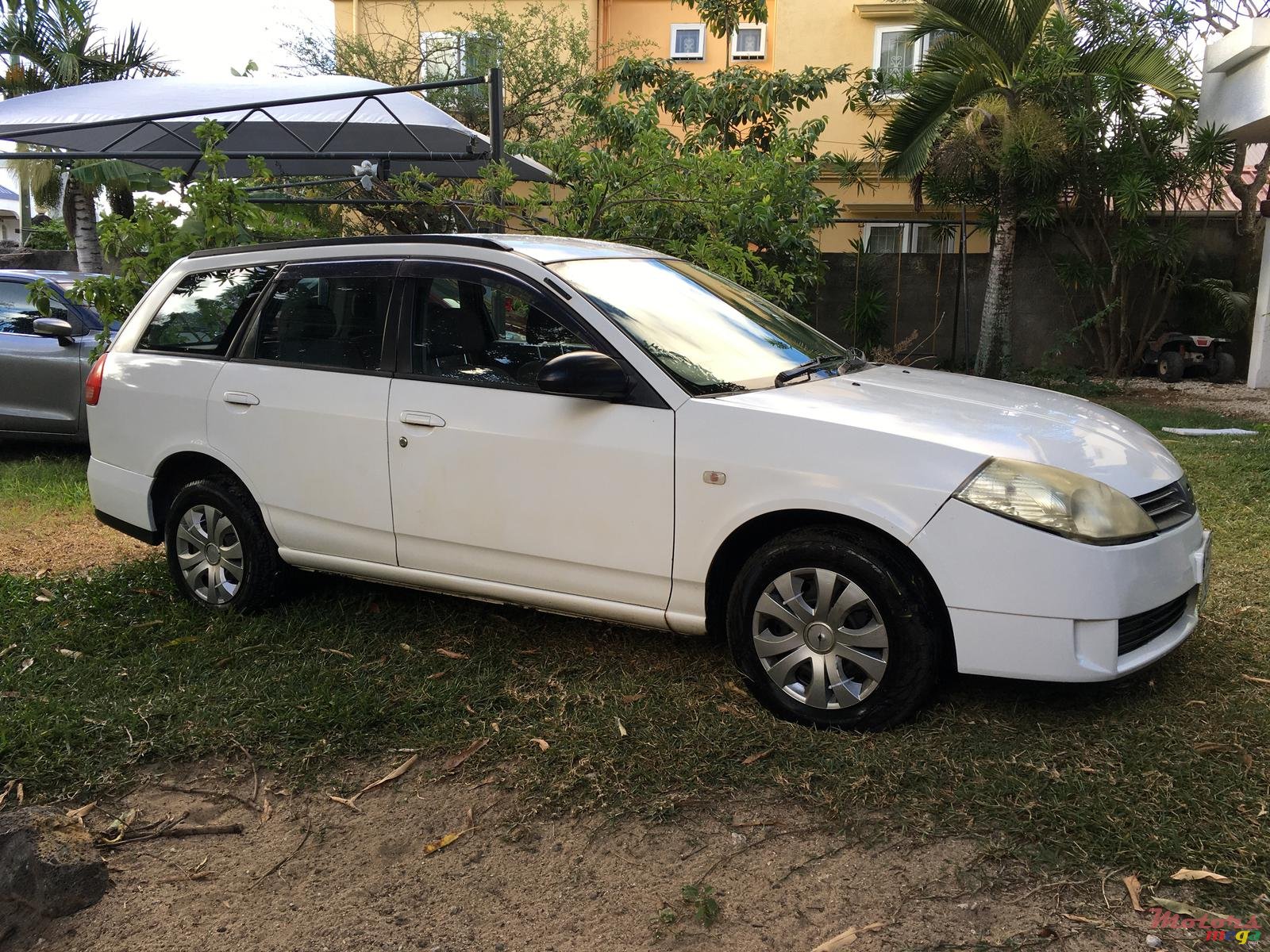 2004' Nissan photo #3