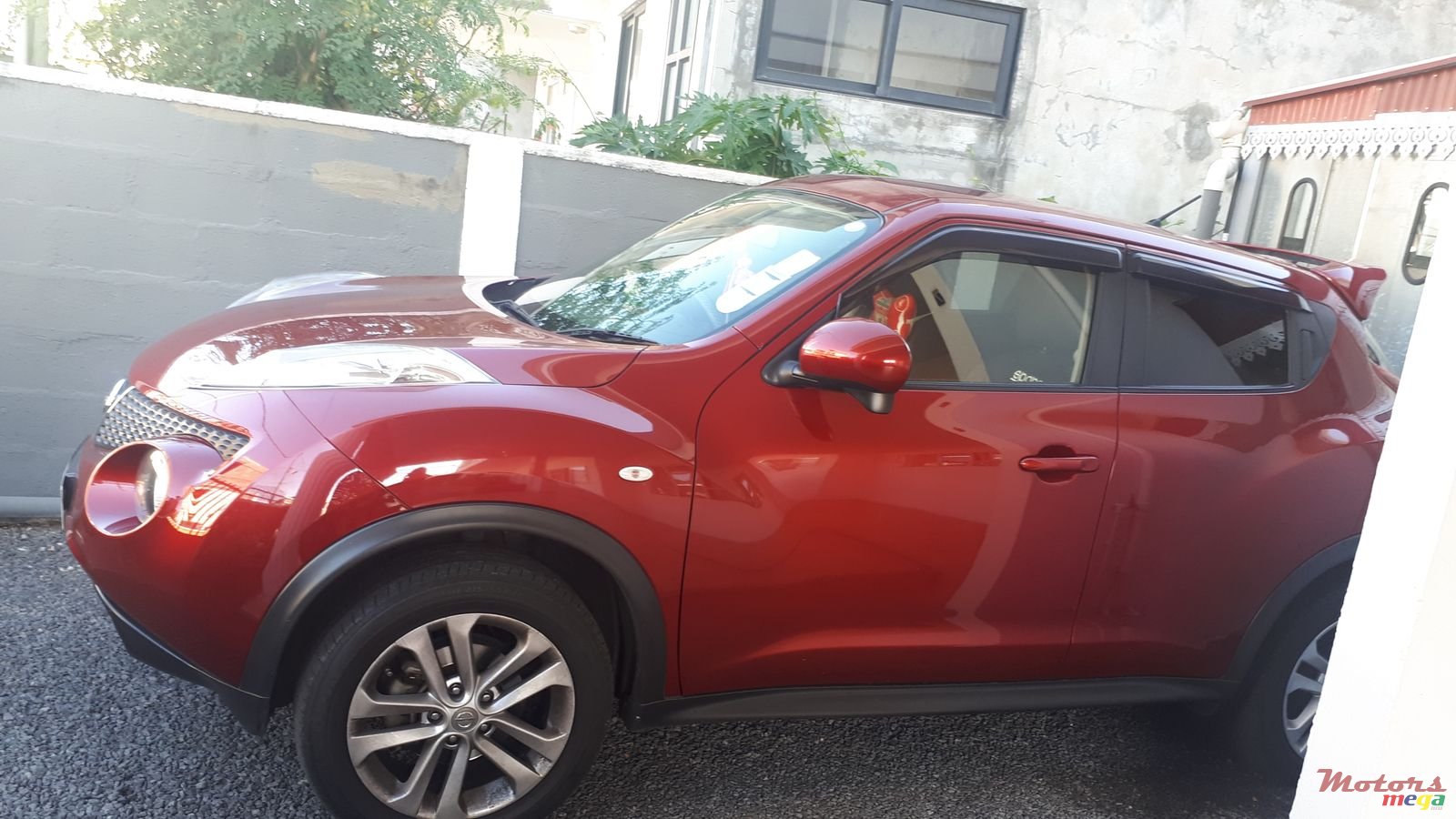 2012' Nissan Juke photo #1