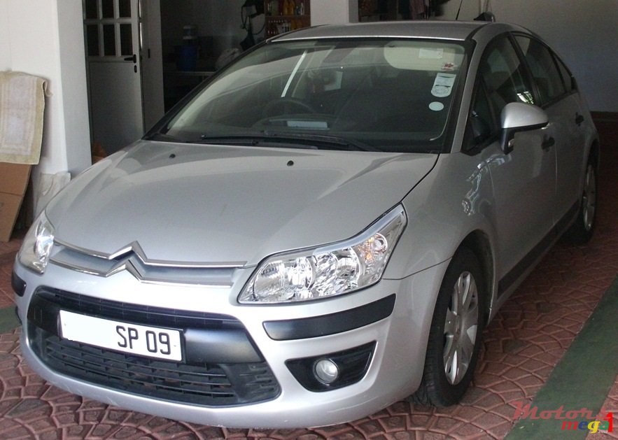 2009' Citroen C4 photo #1