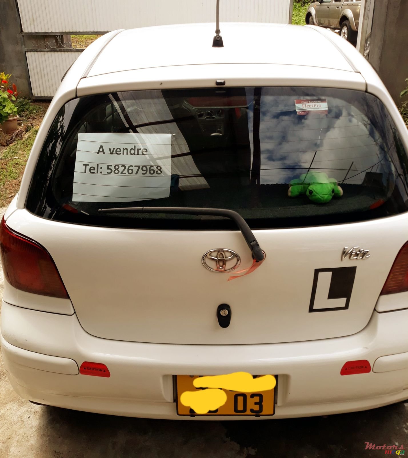 2003' Toyota Vitz photo #3