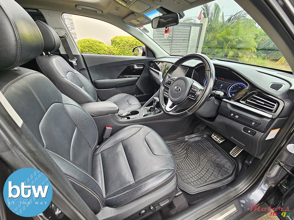 2020' Kia Niro SX PACK HEV photo #5