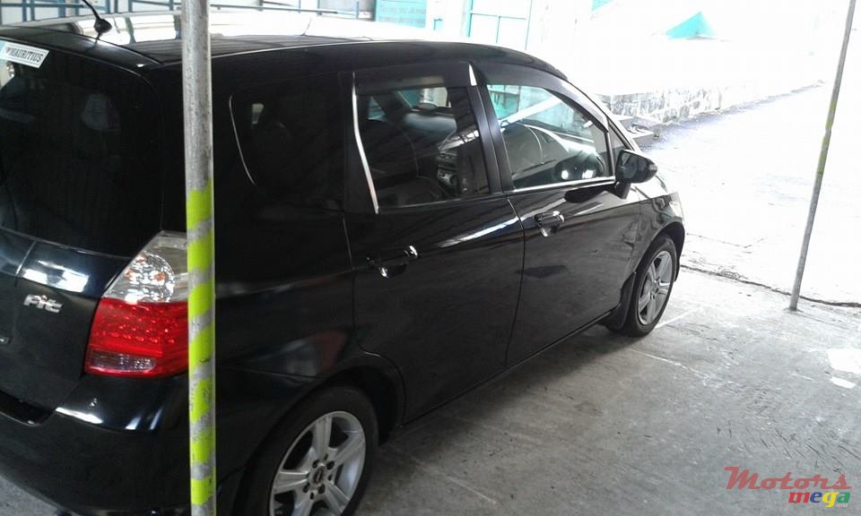 2006' Honda Fit photo #3