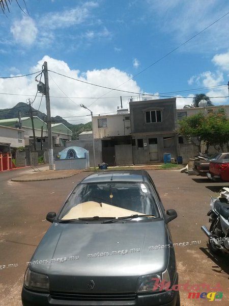 1993' Renault Clio photo #1