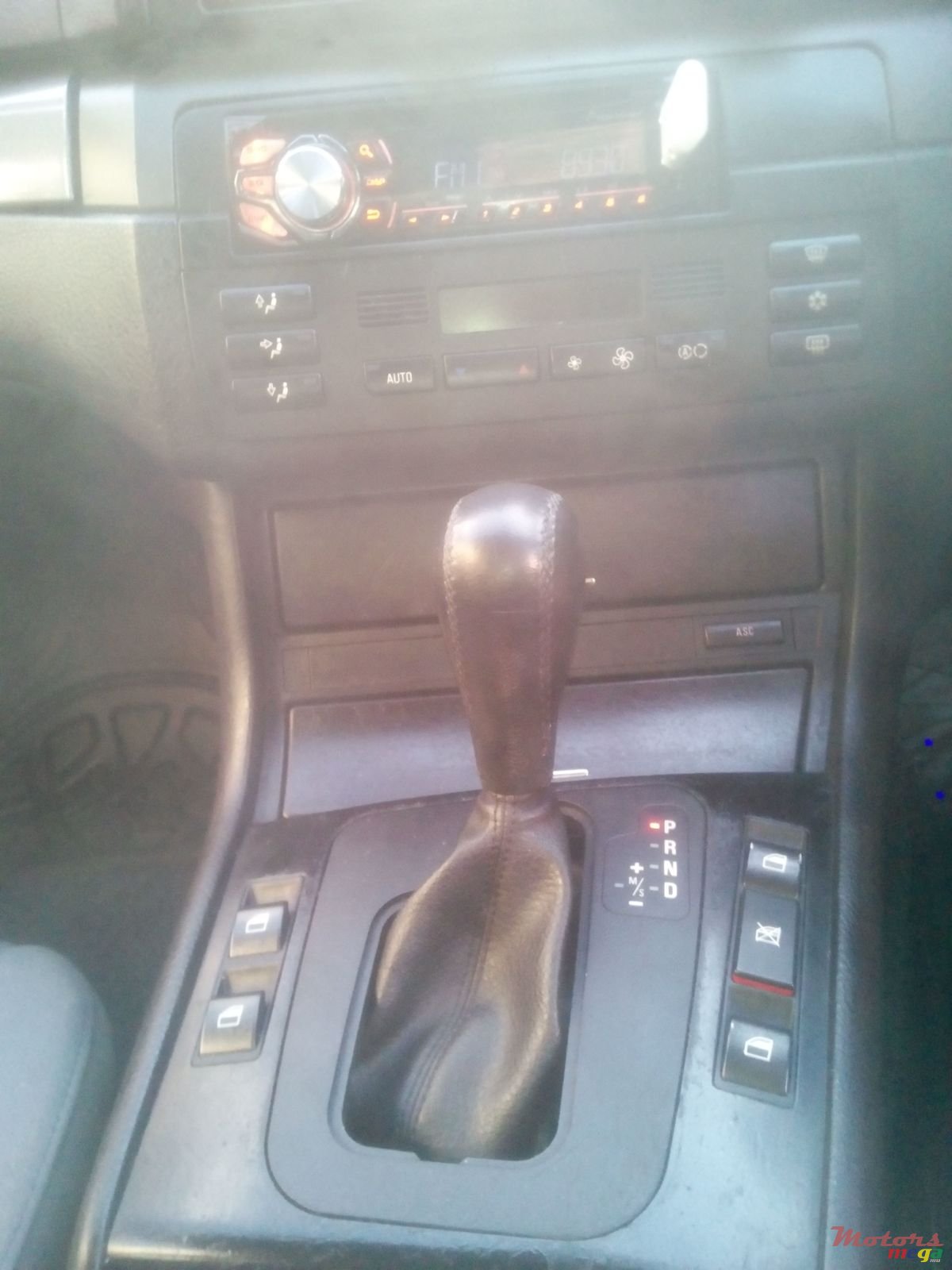 2004' BMW 318 photo #6