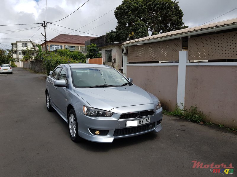 2012' Mitsubishi Lancer Ex photo #2