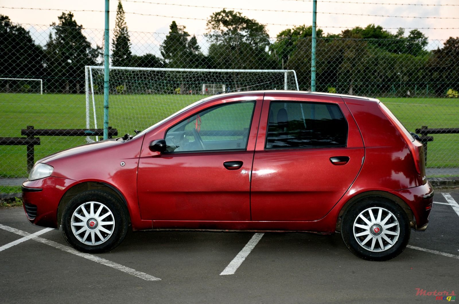 2004' Fiat Punto photo #2