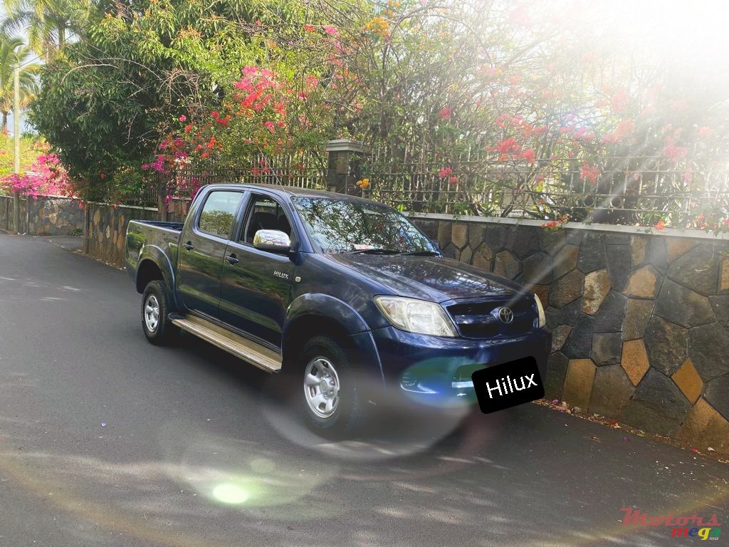 2006' Toyota Hilux any photo #2