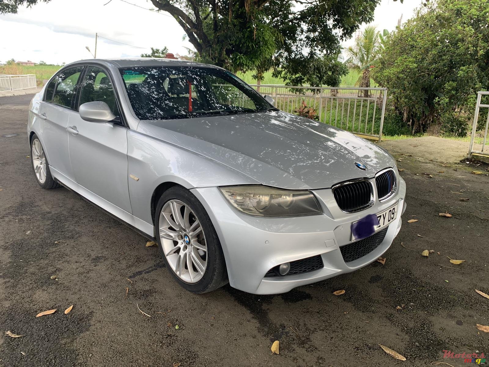 2009' BMW 3 Series Sedan M Sports photo #2