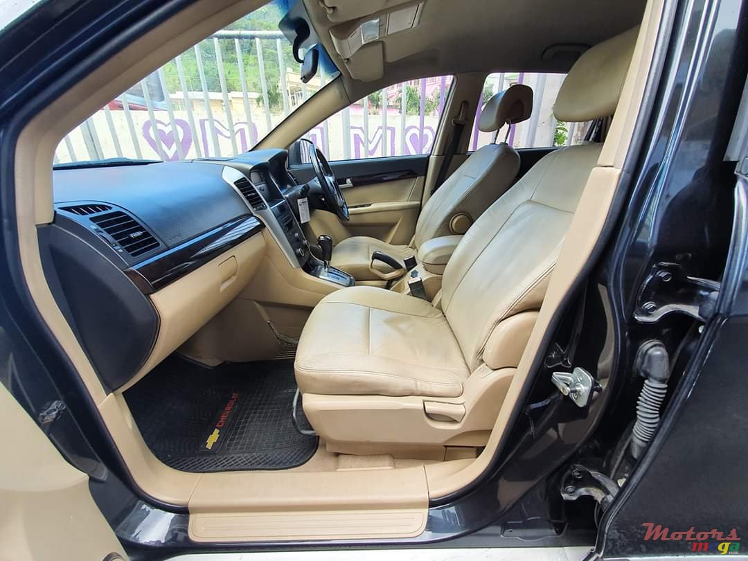 2009' Chevrolet Captiva photo #5