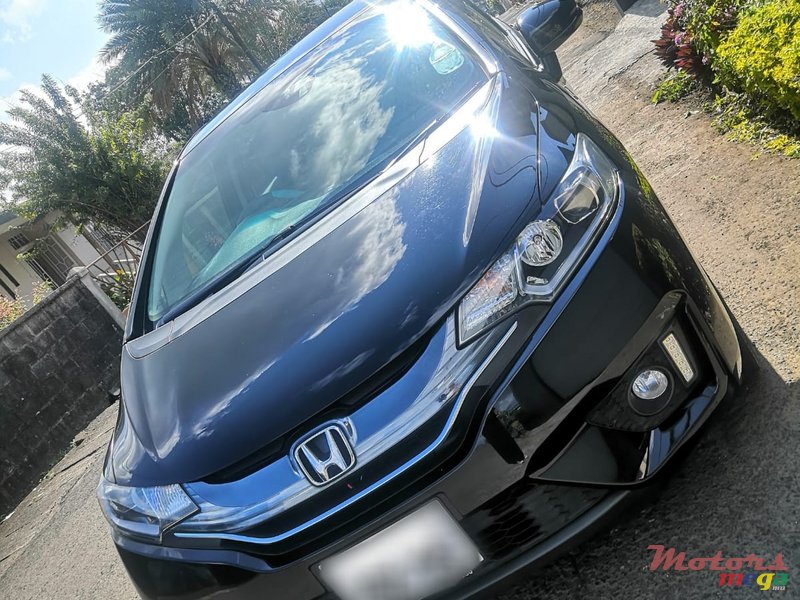 2015' Honda Fit Hybrid L package photo #1